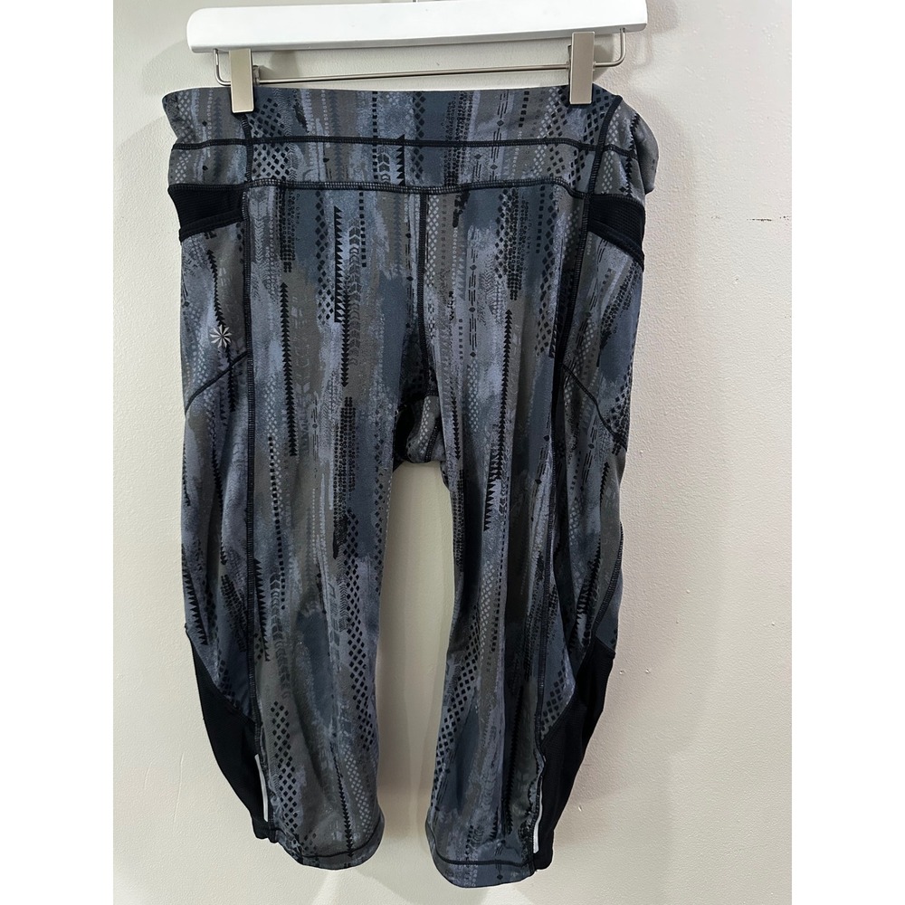 Athleta Be Free Knicker Gray Black Tribal Print Running Crop Leggings Womens M
